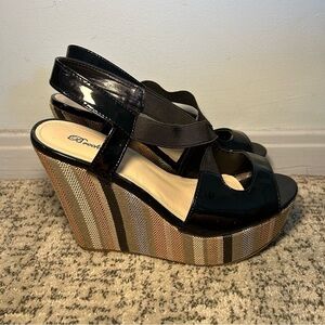 NWOB Breckelles Black Strappy Peep Toe Wedges Size 10